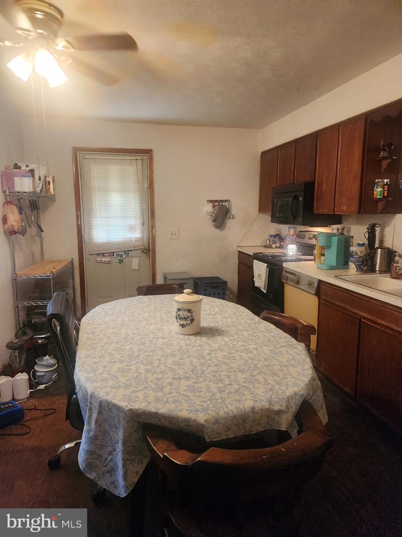 24 S Biesecker Rd Property Photo 4