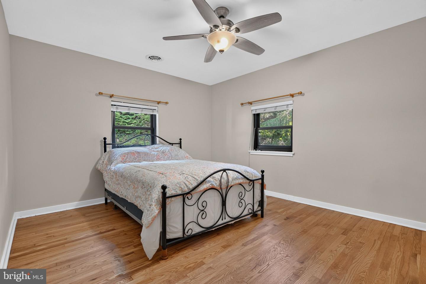914 Somerset Ln Property Photo 18