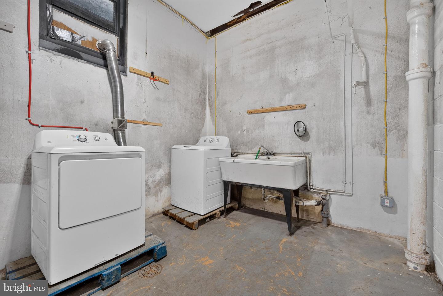 914 Somerset Ln Property Photo 31