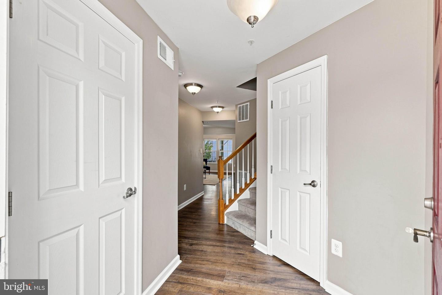 1281 Stonehaven Way Property Photo 4
