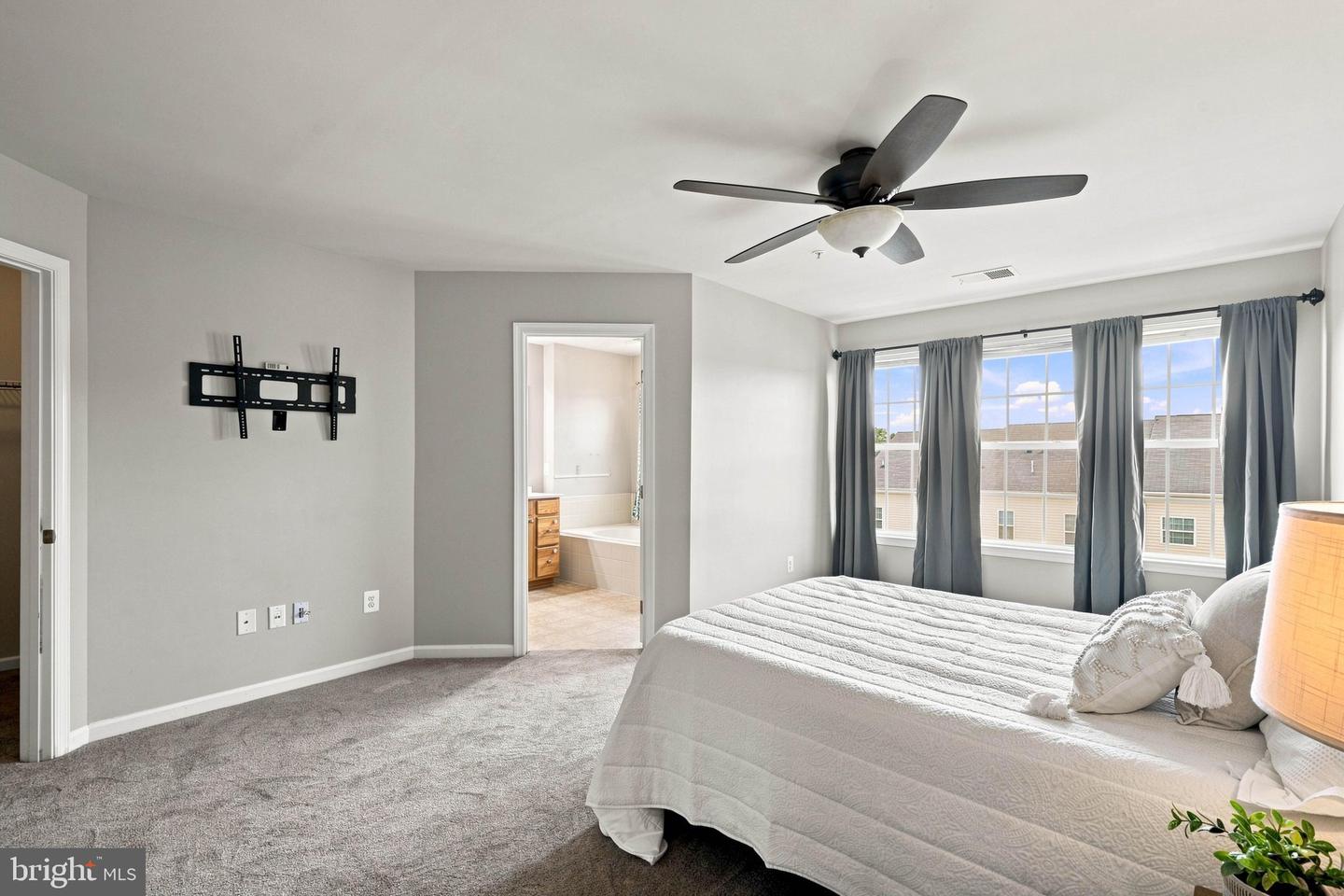 1281 Stonehaven Way Property Photo 35