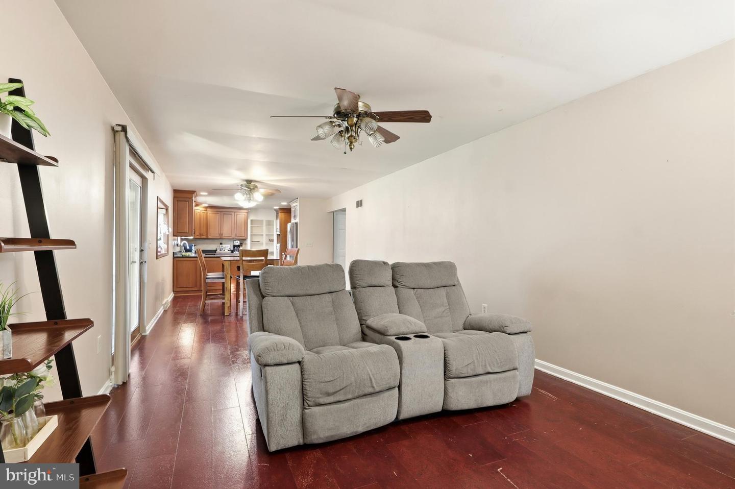 90 Steffie Dr Property Photo 16