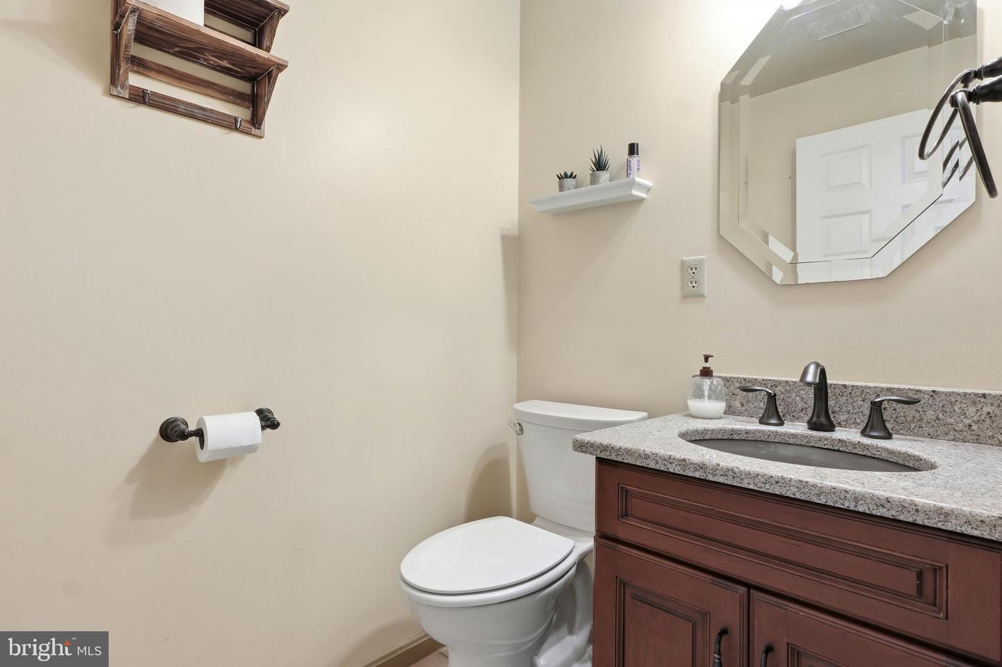 90 Steffie Dr Property Photo 22