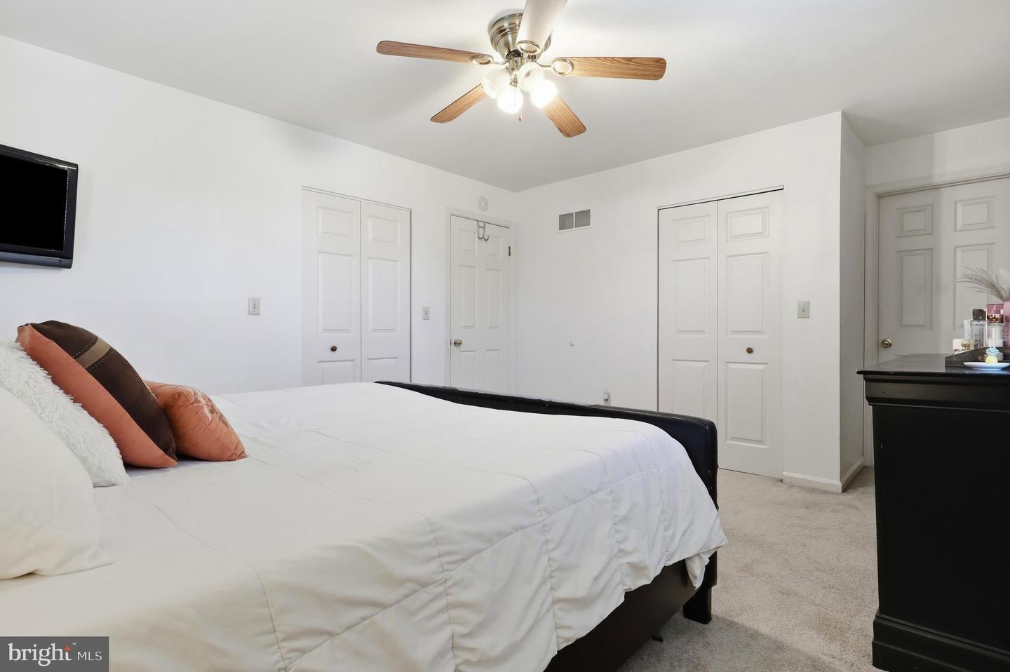 90 Steffie Dr Property Photo 28