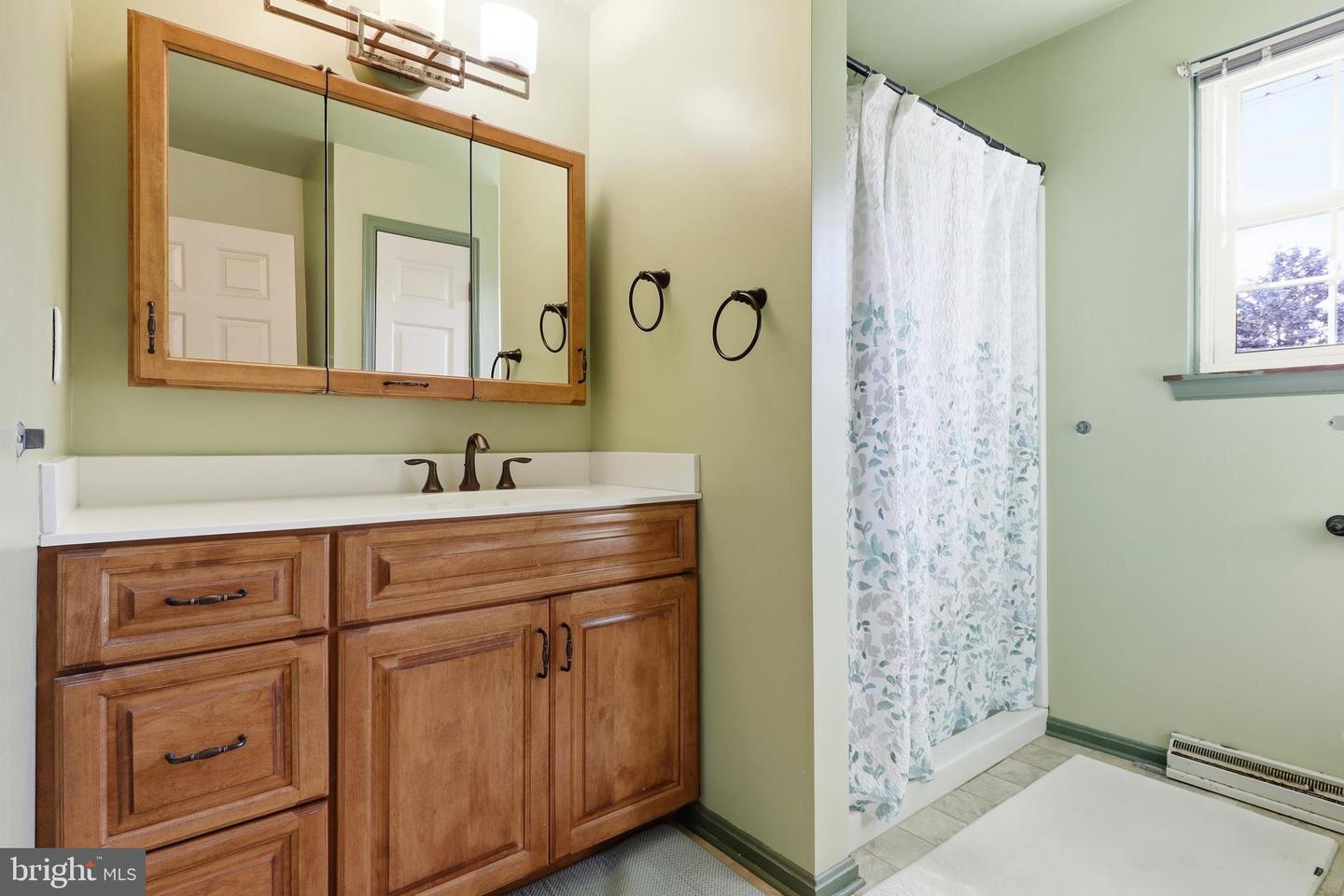 90 Steffie Dr Property Photo 35
