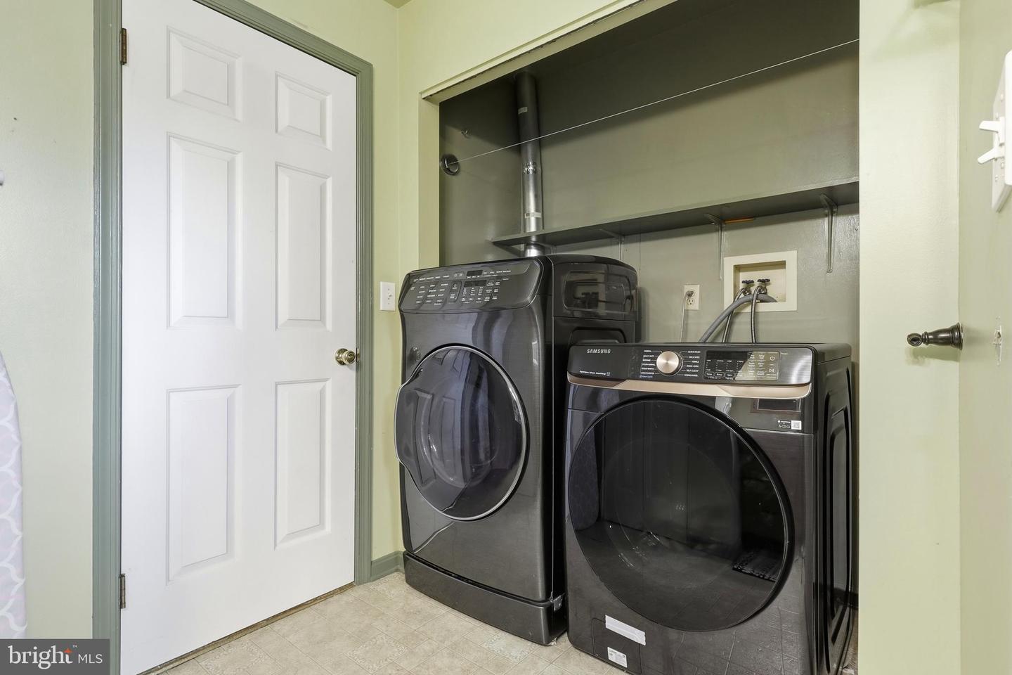 90 Steffie Dr Property Photo 37