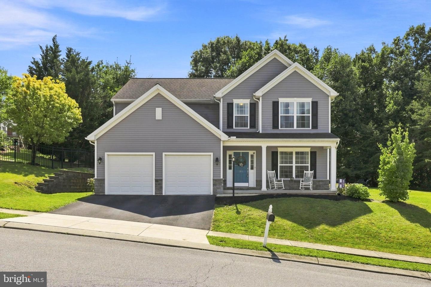 30 SCARLET OAK DR