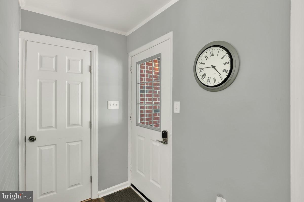 51 White Rd Property Photo 5