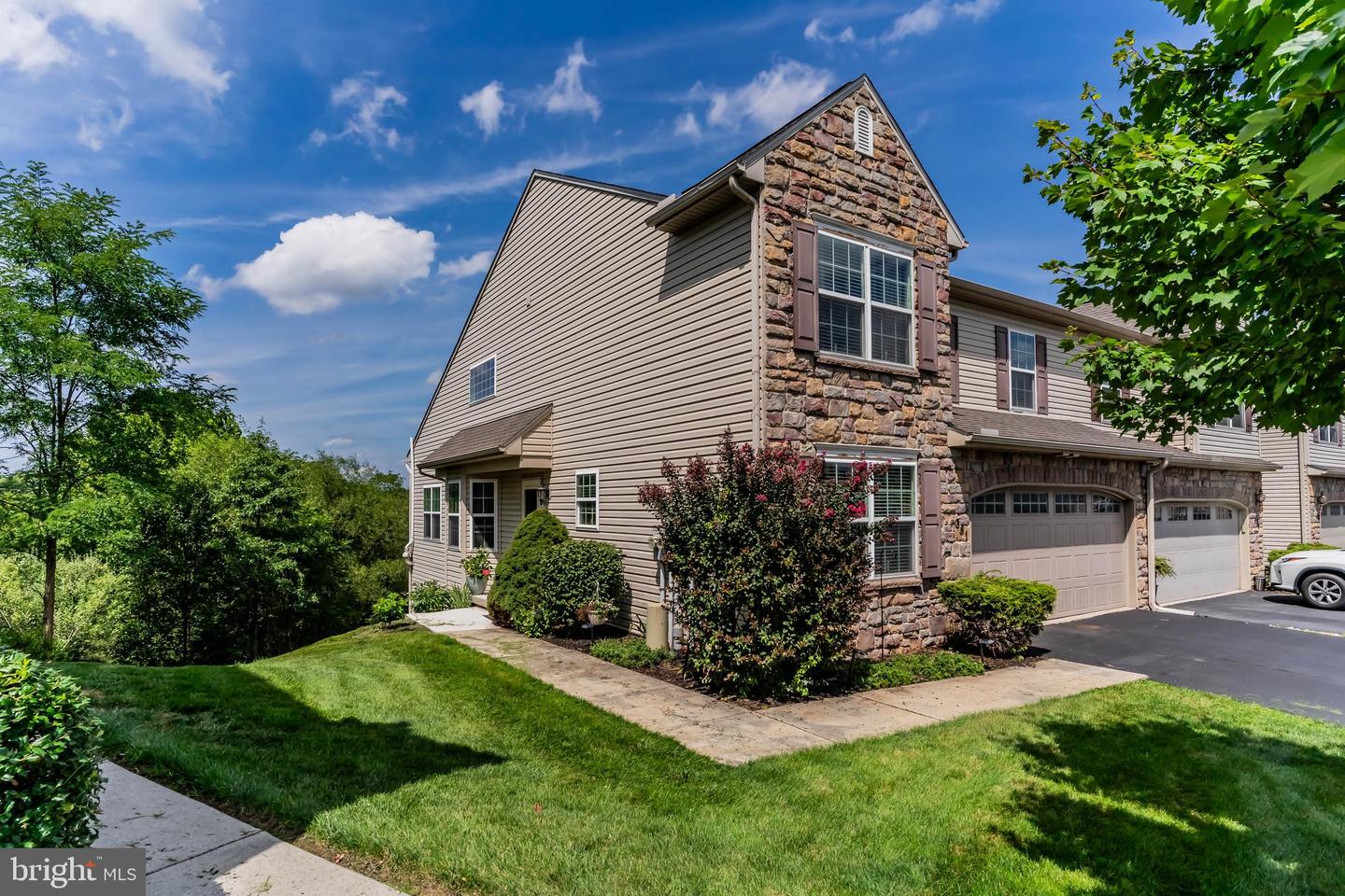 351 Weatherstone Property Photo 1