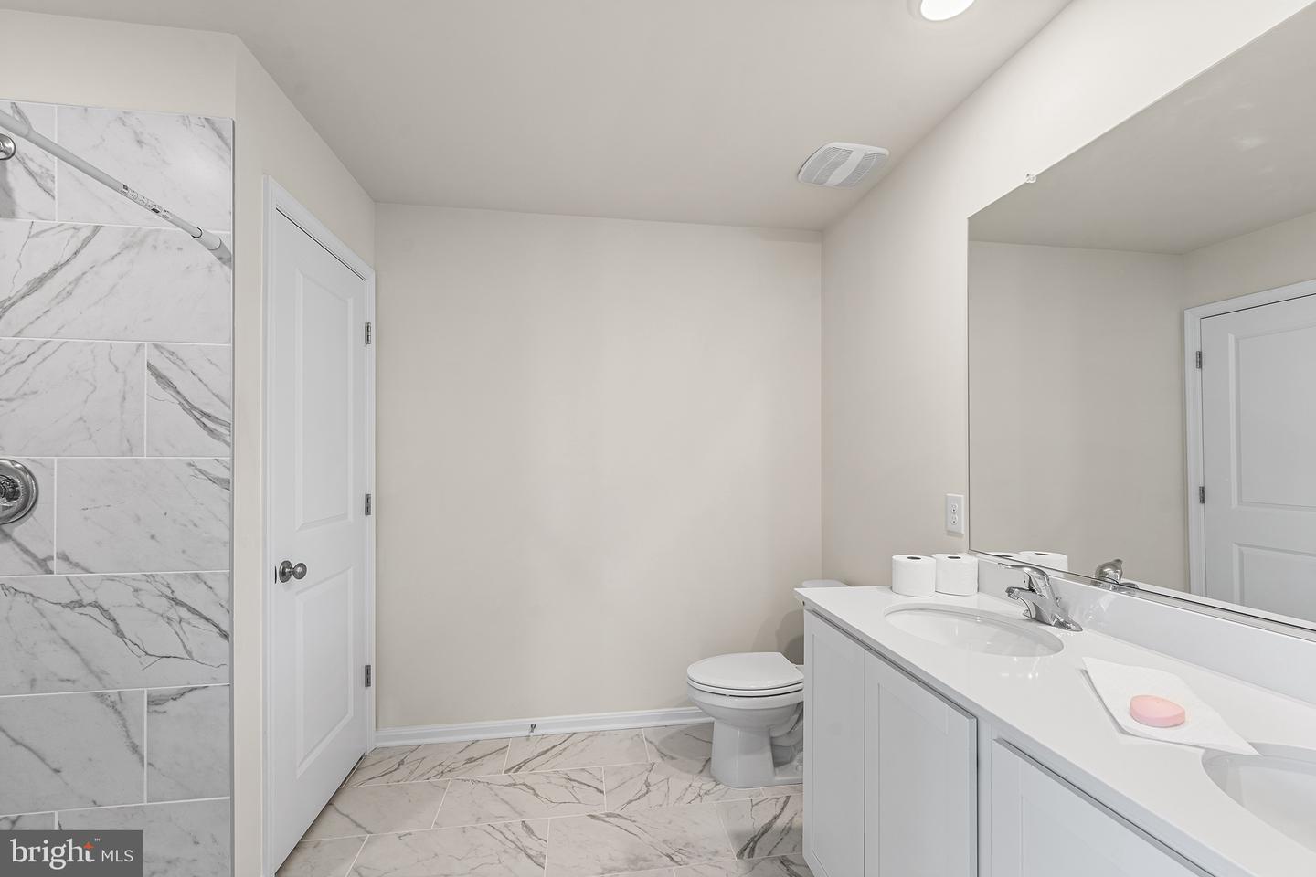 32 Eneface Crst Property Photo 13