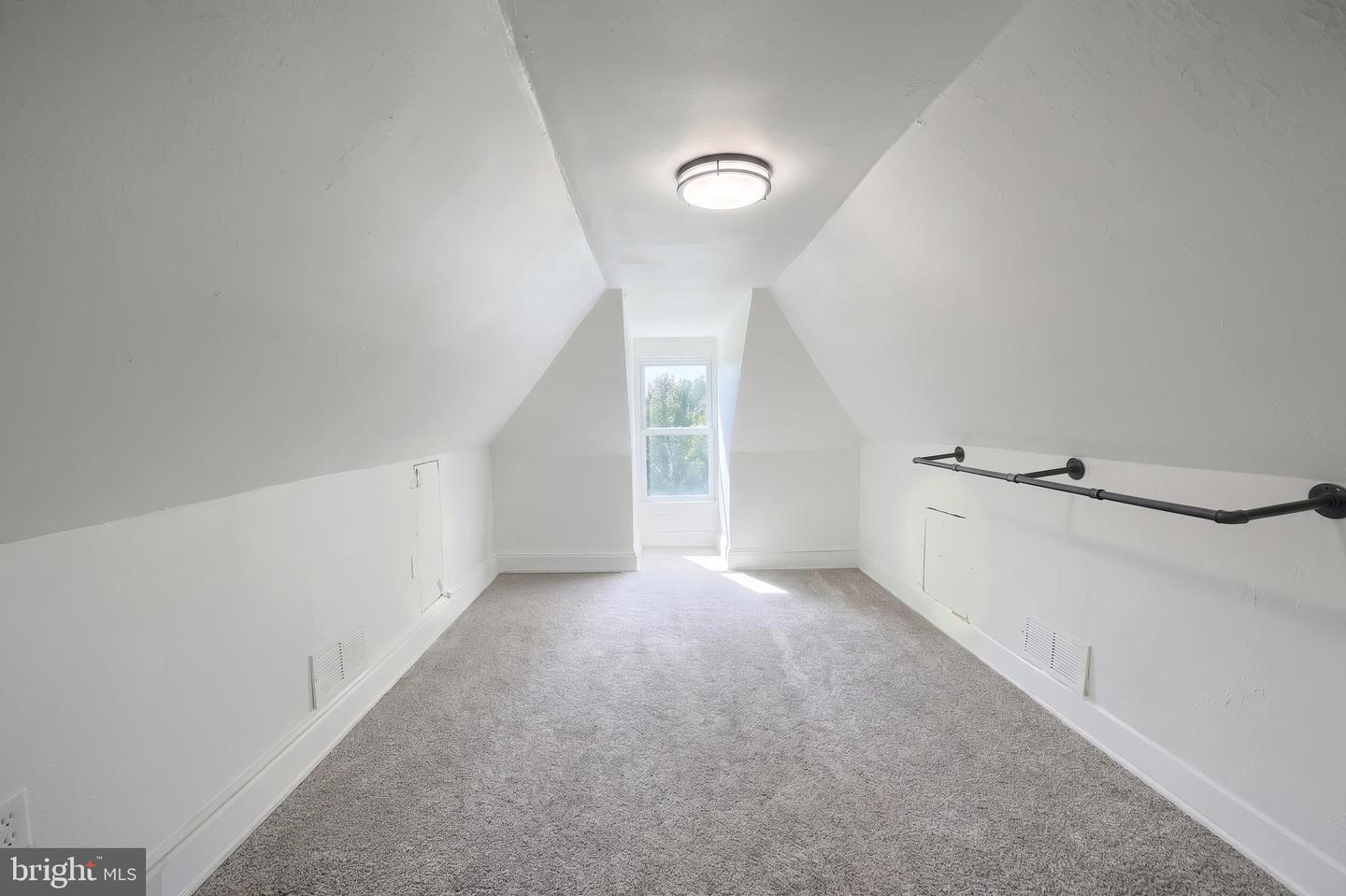 315 S Highland Ave Property Photo 22