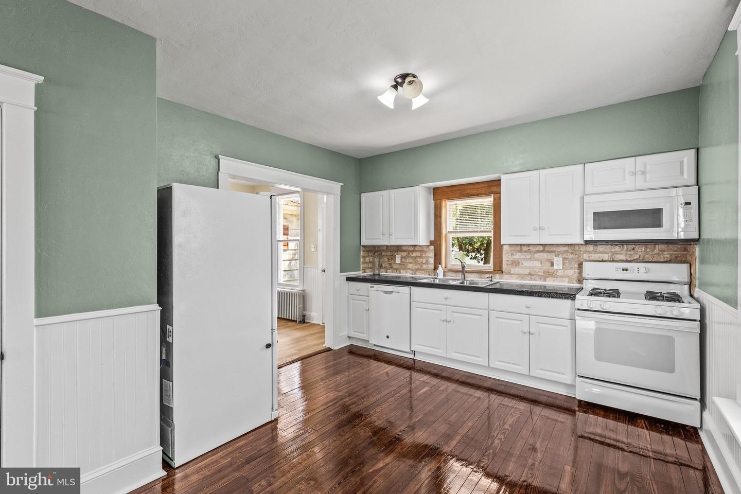 245 York St Property Photo 12