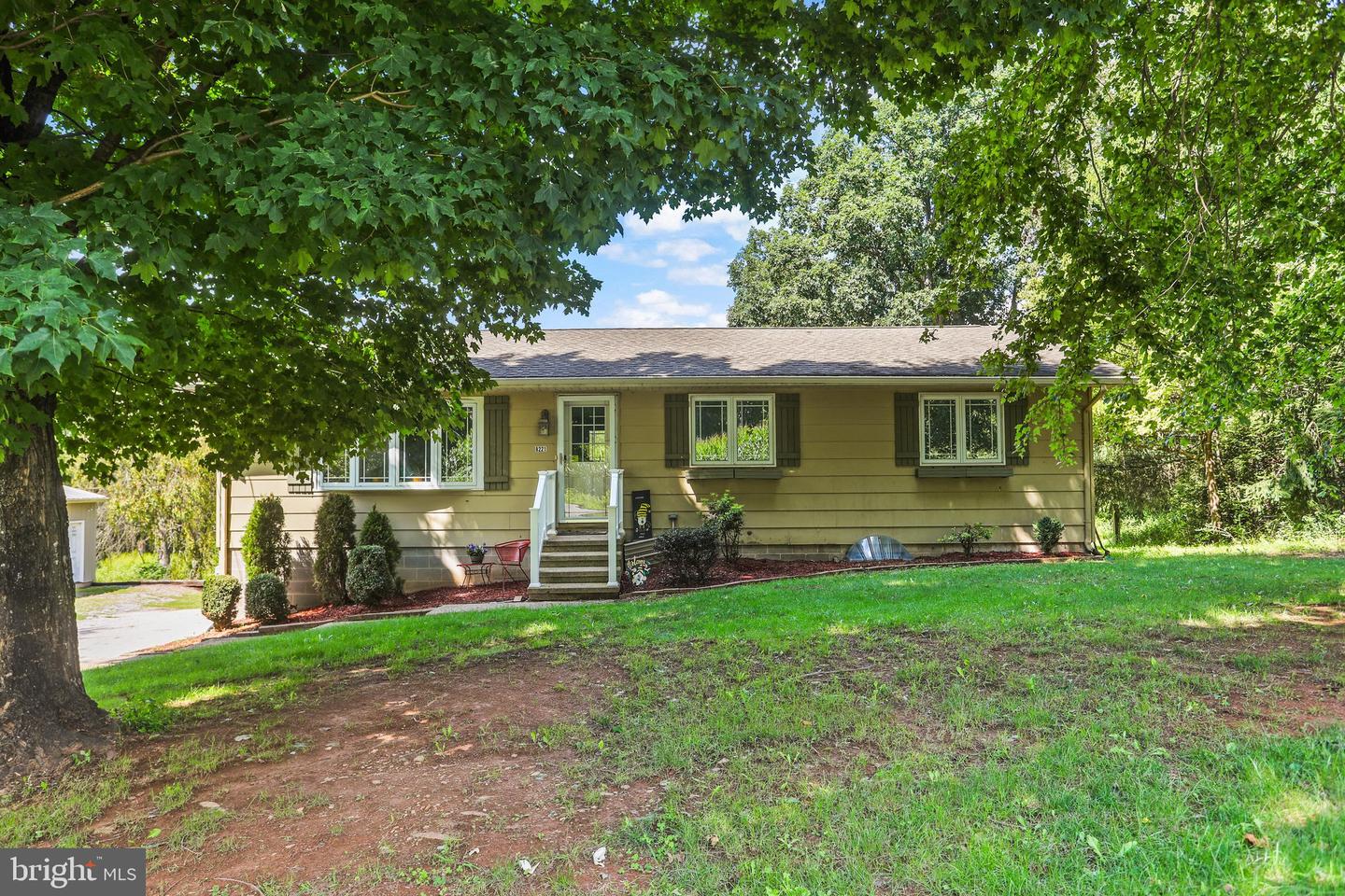 8221 CHURCH RD