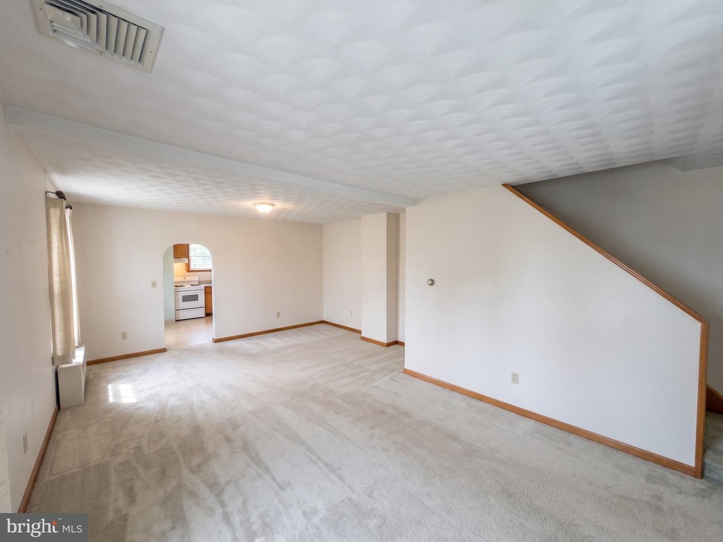 17 Harding St Property Photo 3