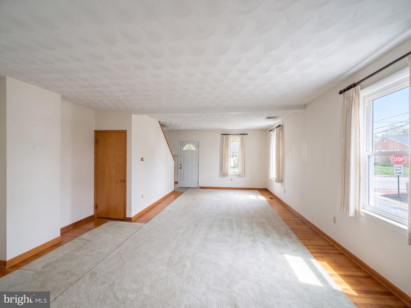 17 Harding St Property Photo 6
