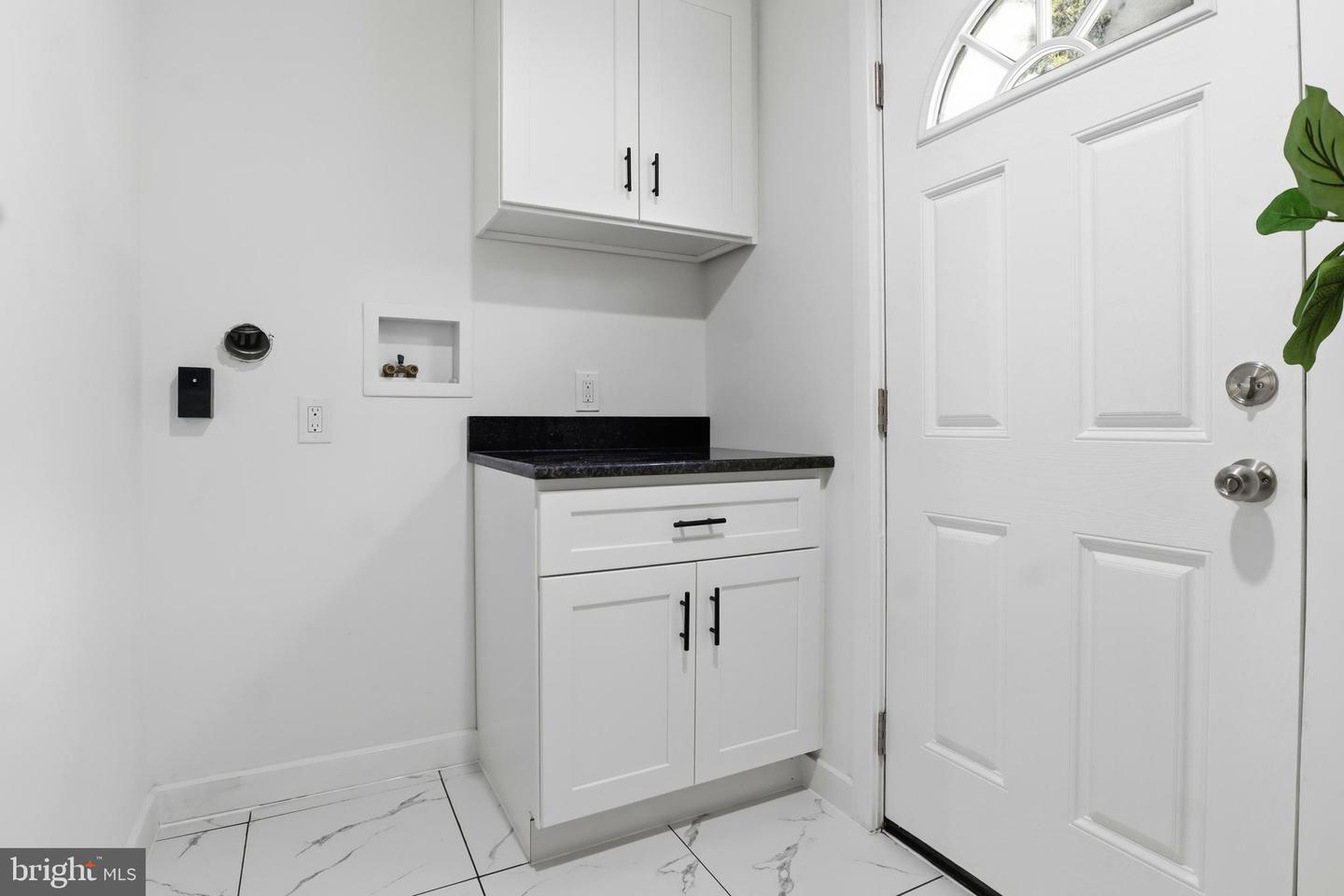 1 Pleasant Ave Property Photo 9