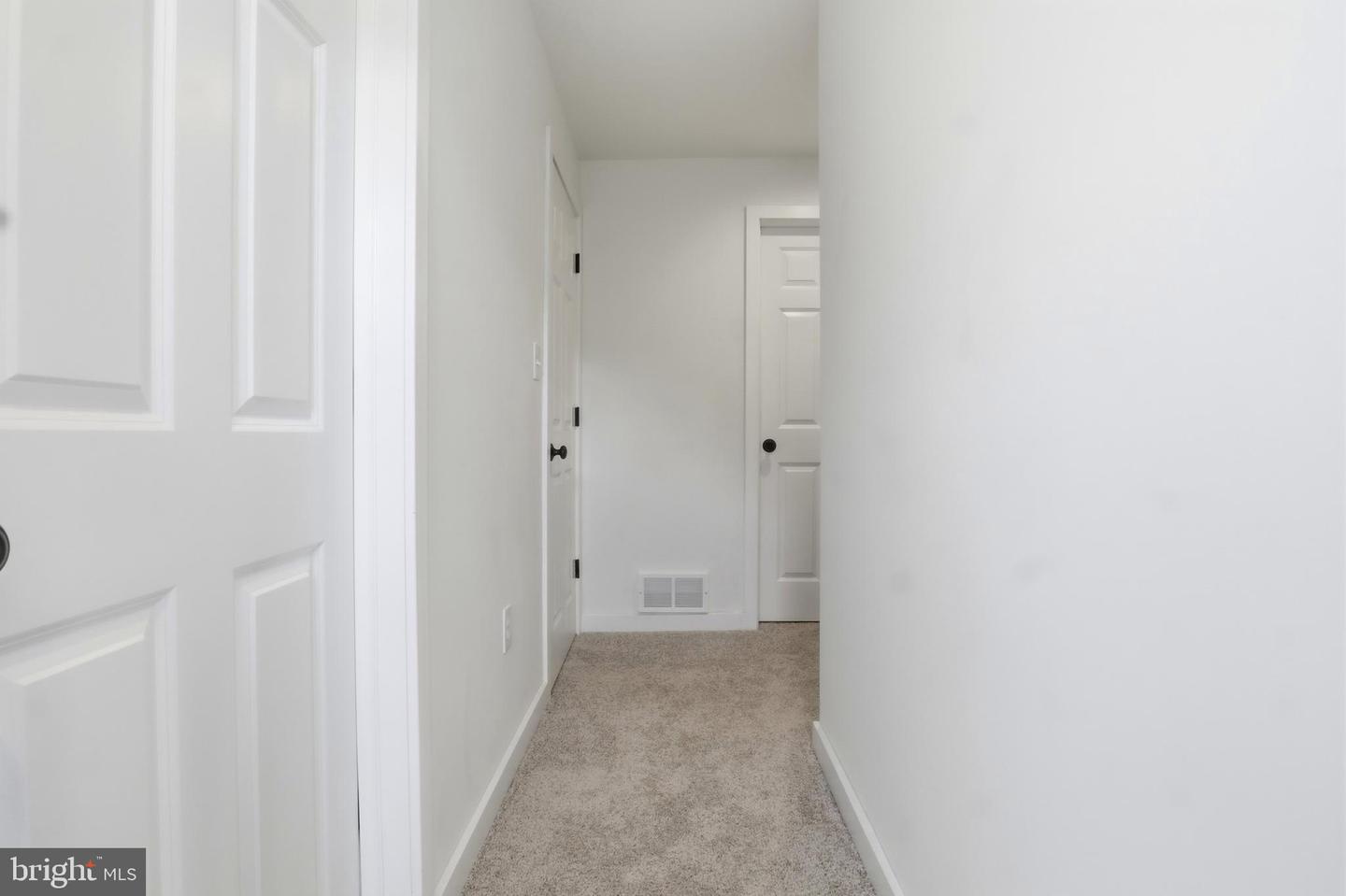 1 Pleasant Ave Property Photo 11