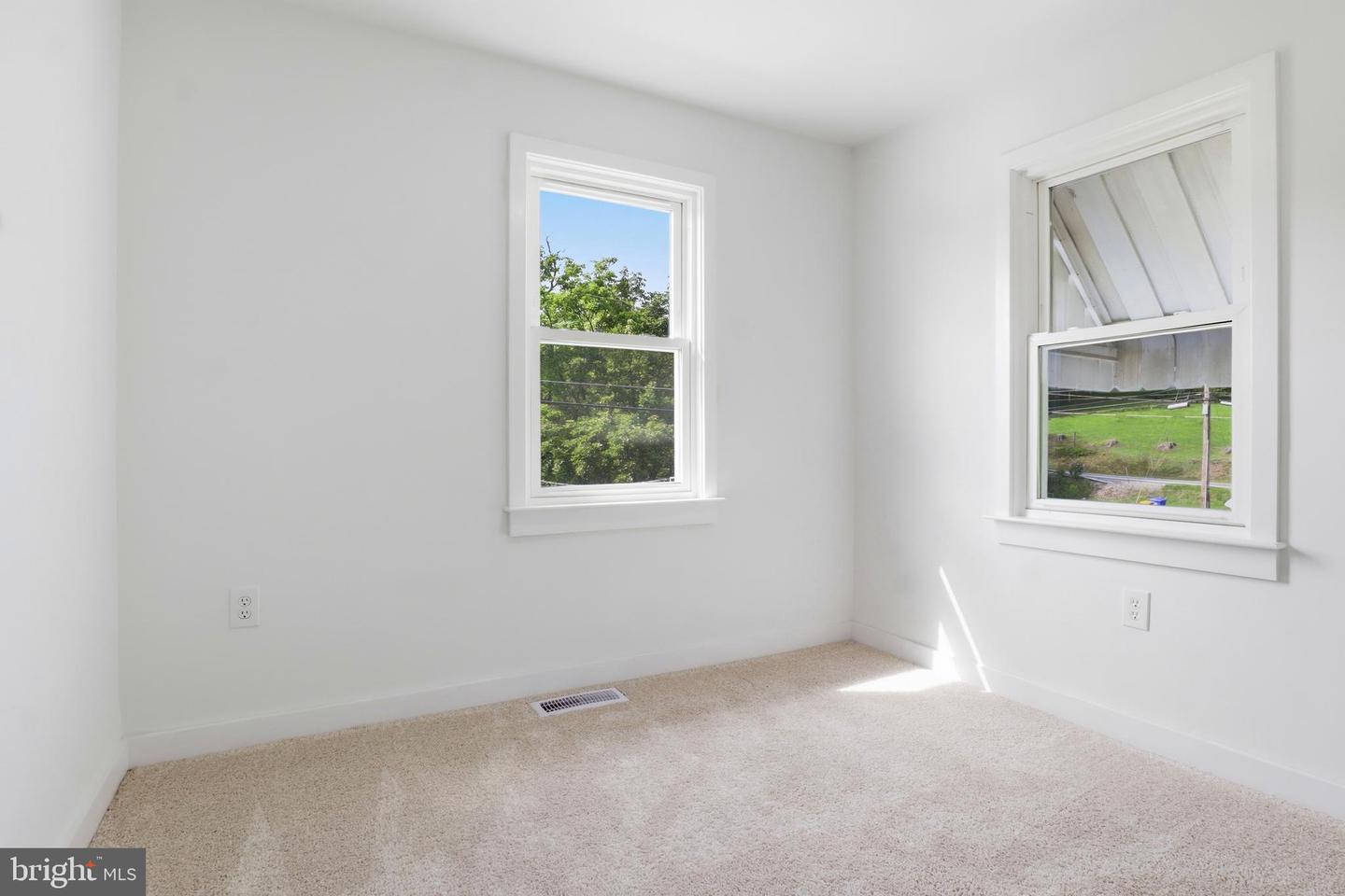 1 Pleasant Ave Property Photo 12