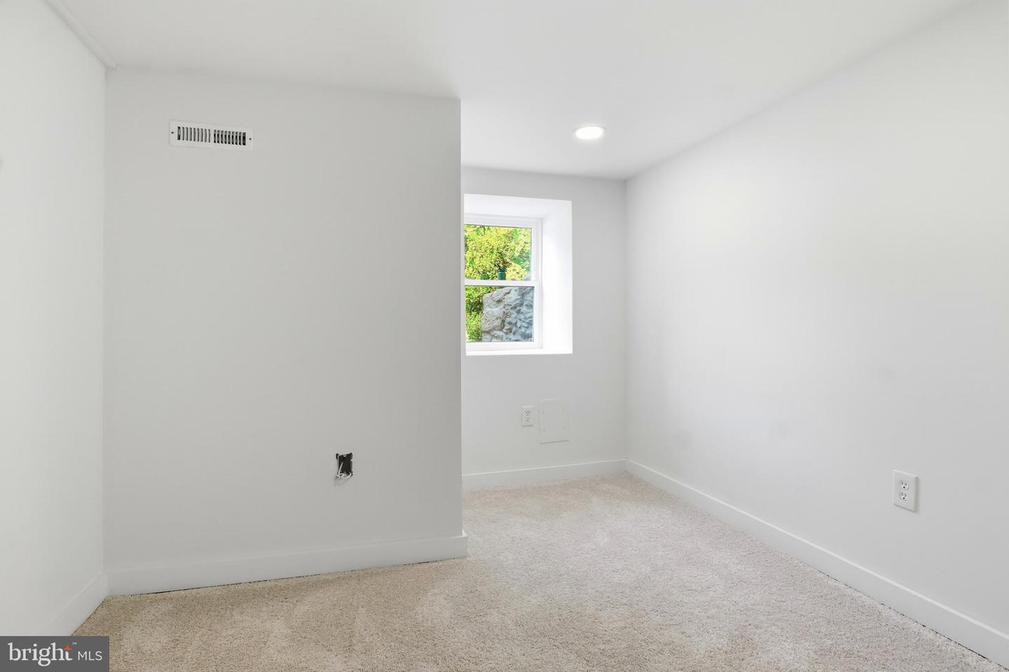 1 Pleasant Ave Property Photo 21