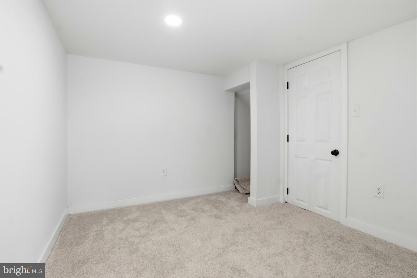 1 Pleasant Ave Property Photo 22