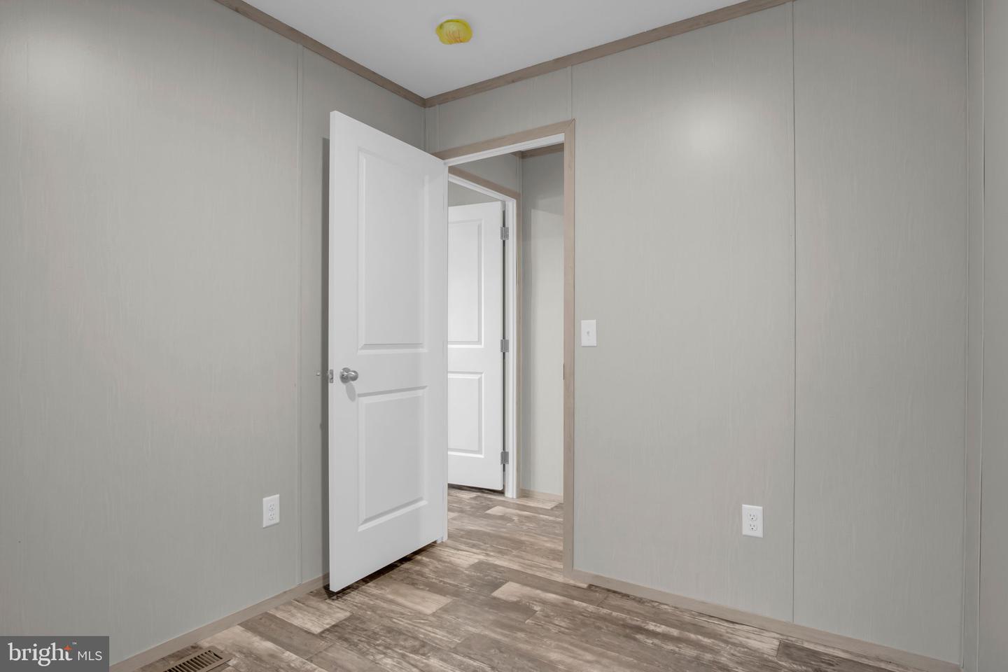13 Mobile Property Photo 23