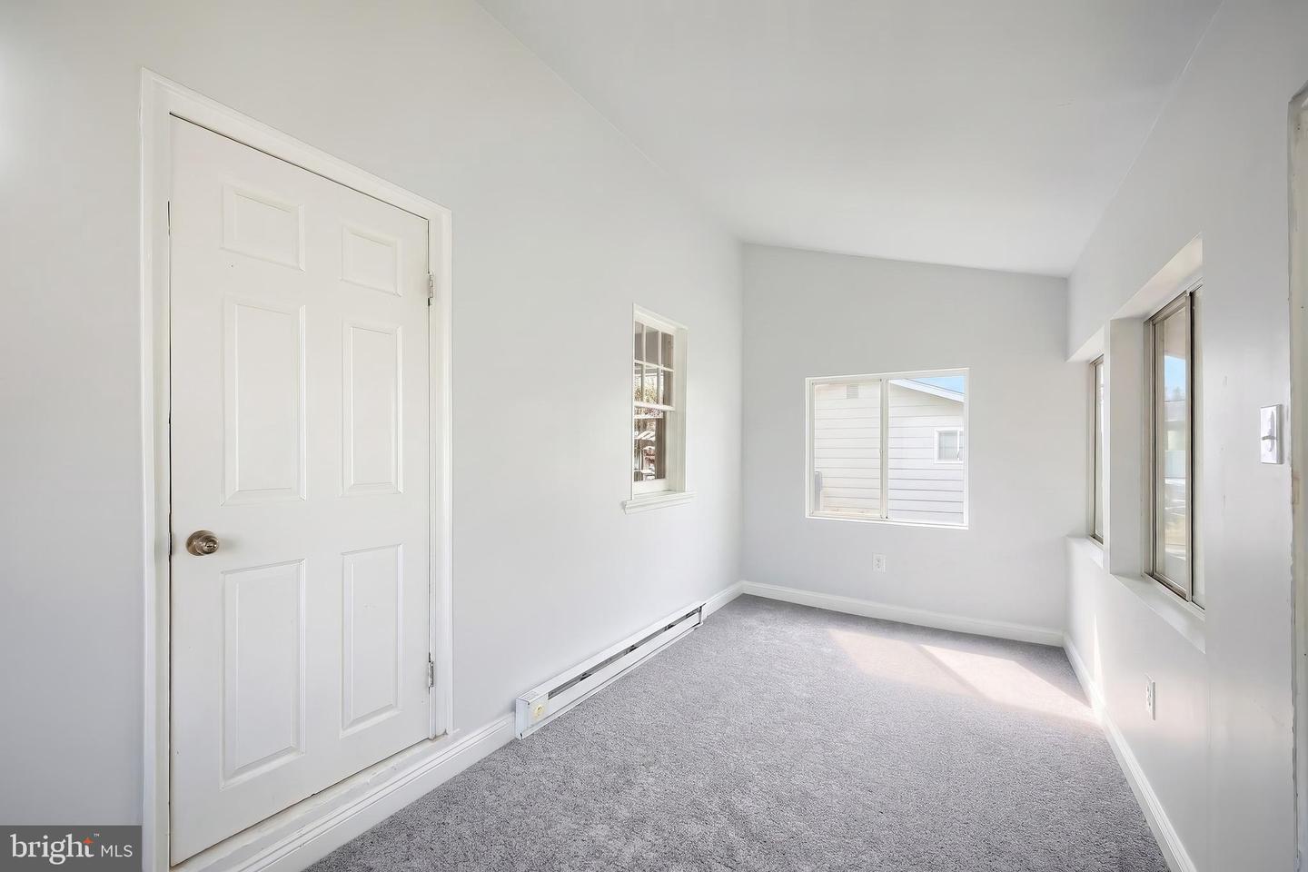 724 S Newberry St Property Photo 14