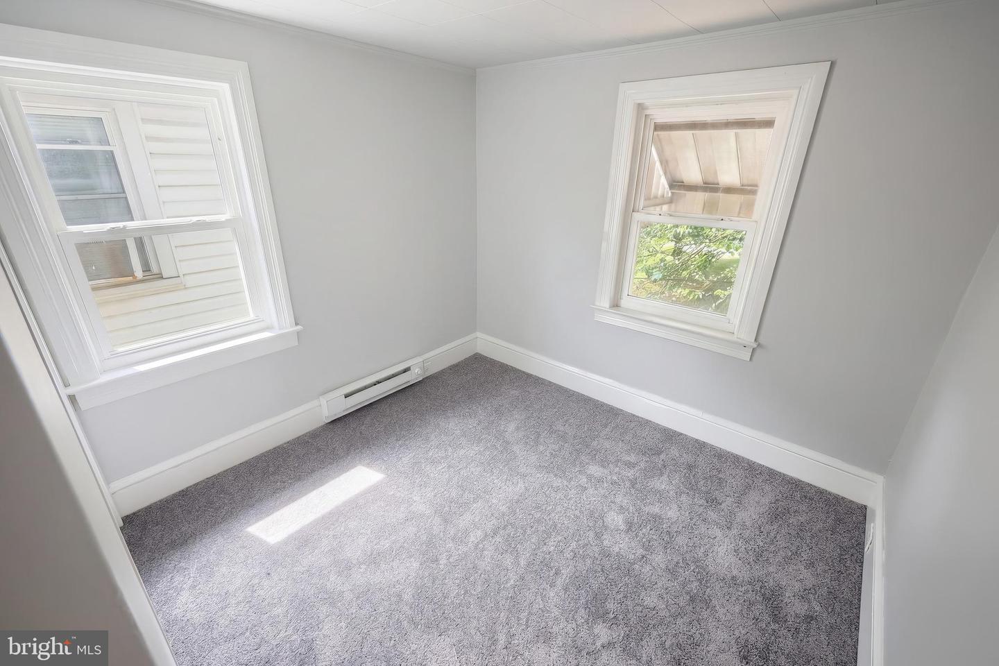 724 S Newberry St Property Photo 18