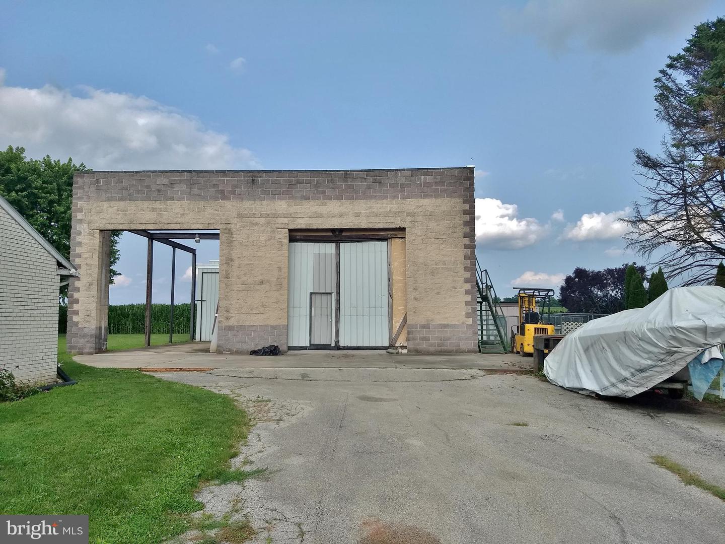 1647 Haar Rd Property Photo 1