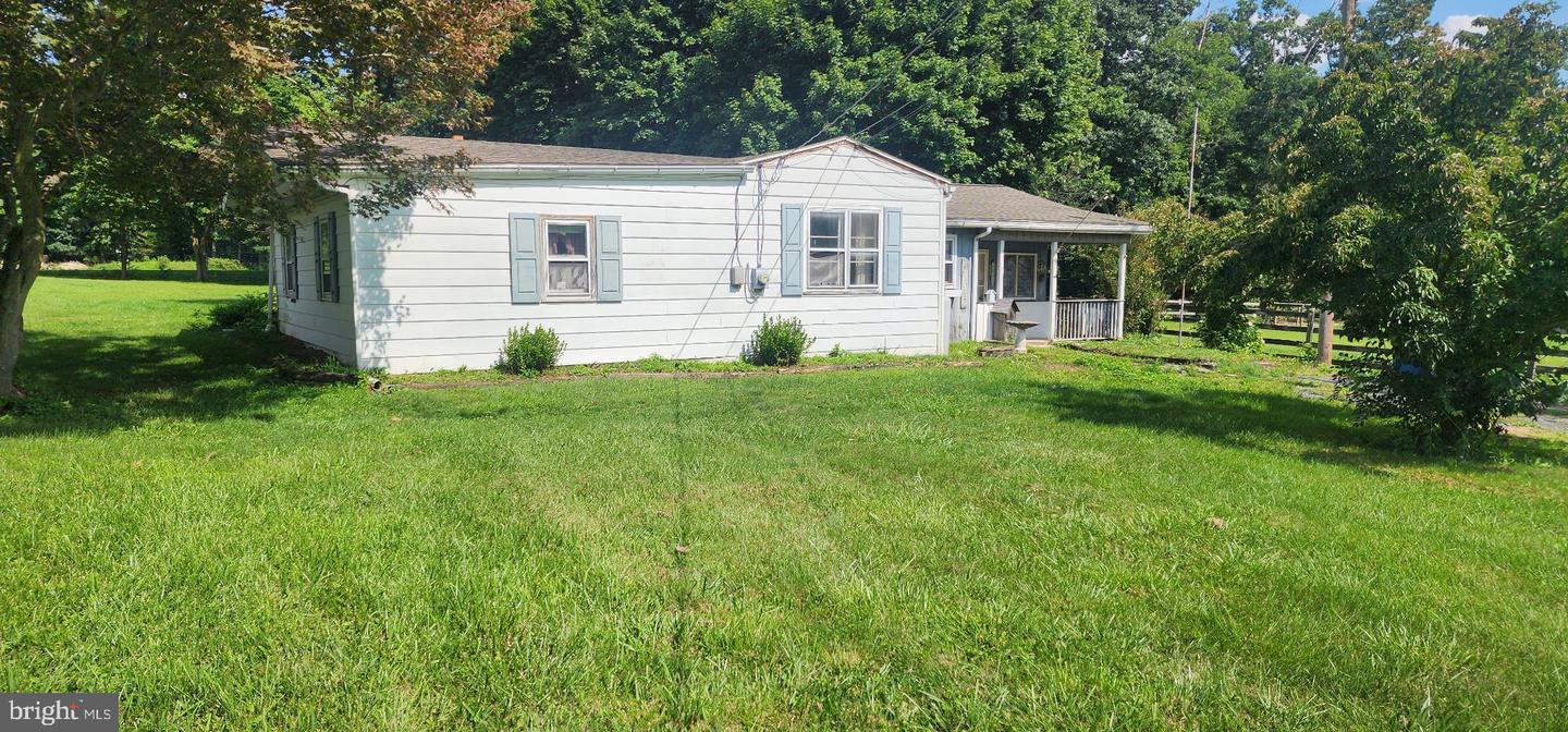 9 Clear Spring Rd Property Photo 2