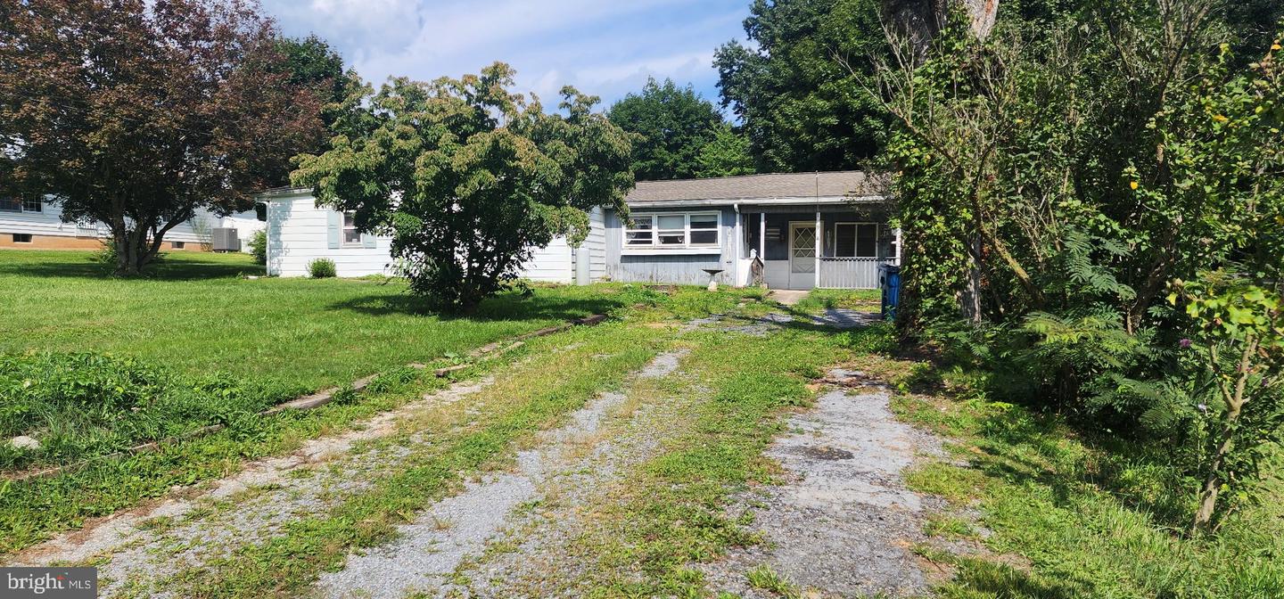 9 Clear Spring Rd Property Photo 4