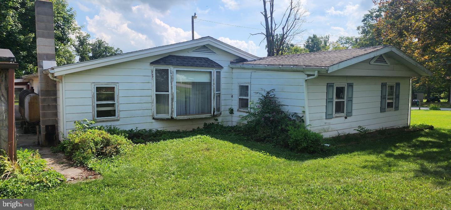 9 Clear Spring Rd Property Photo 5