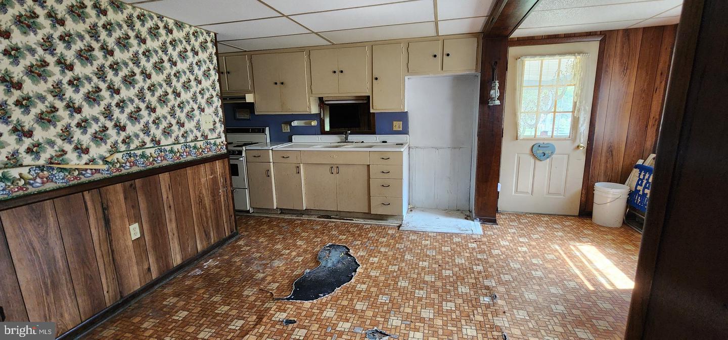 9 Clear Spring Rd Property Photo 9
