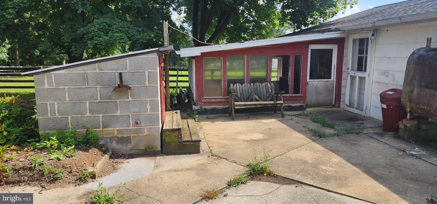 9 Clear Spring Rd Property Photo 18