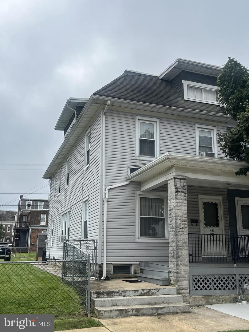 632 York St Property Photo 1