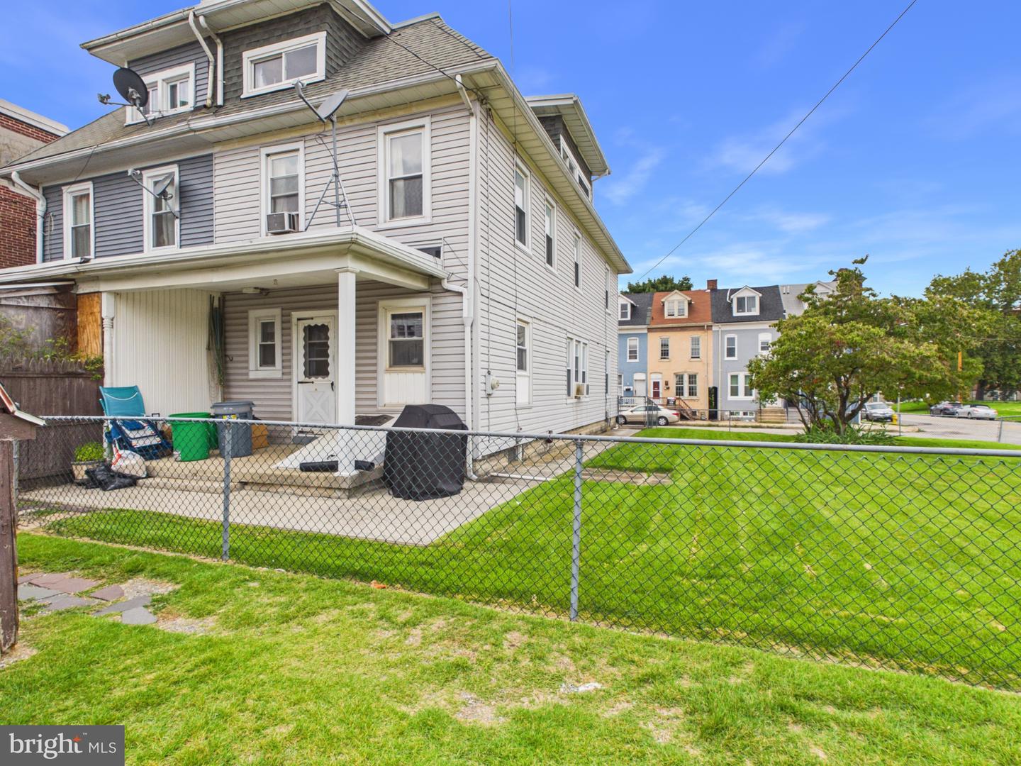 632 YORK ST Property Photo 1