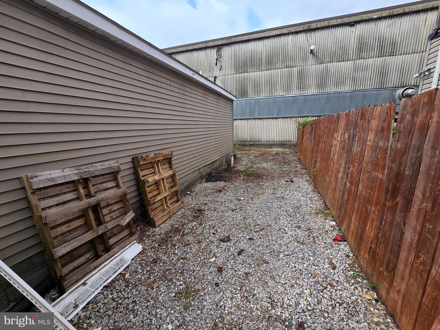 148 S Pershing Ave Property Photo 13