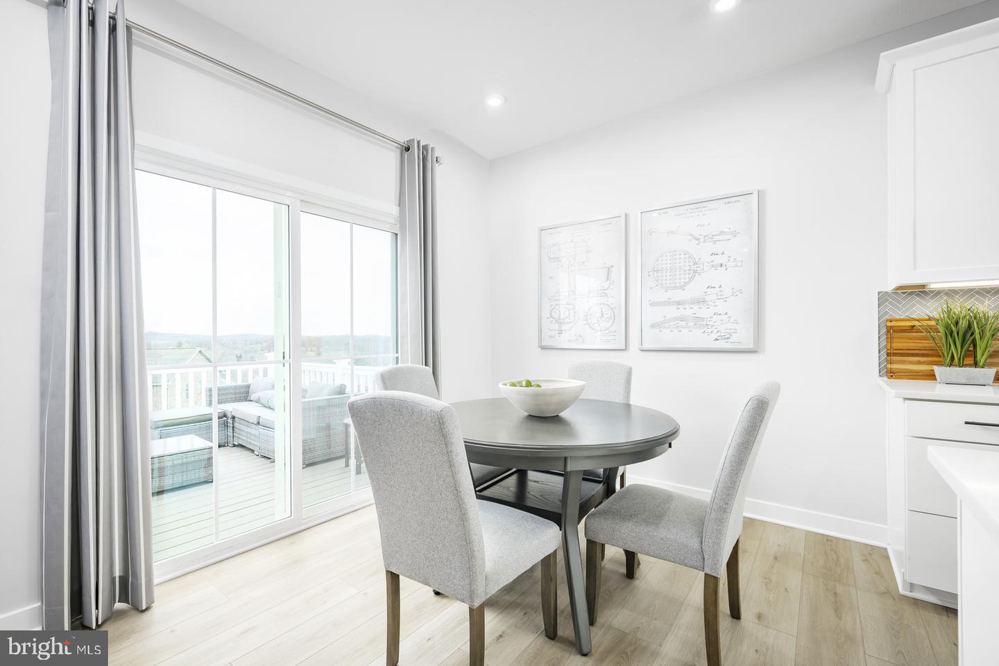101 Rivoli Ct Property Photo 10