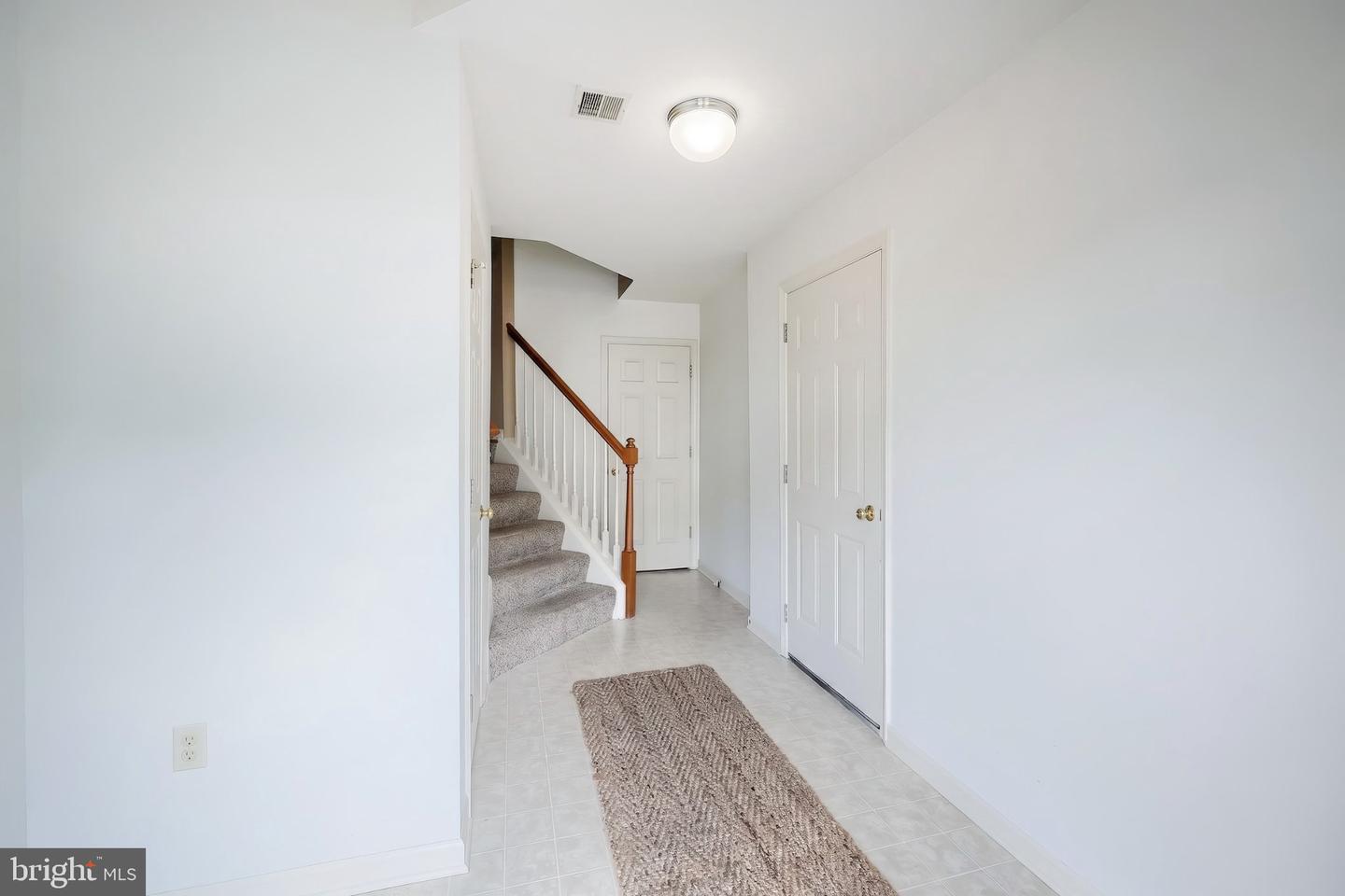 2720 Hunt Club Dr #4 Property Photo 9