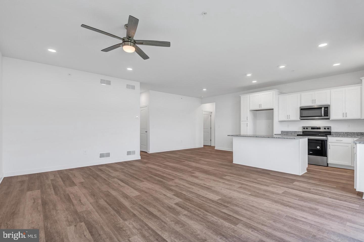 105 Bailey Dr Property Photo 3