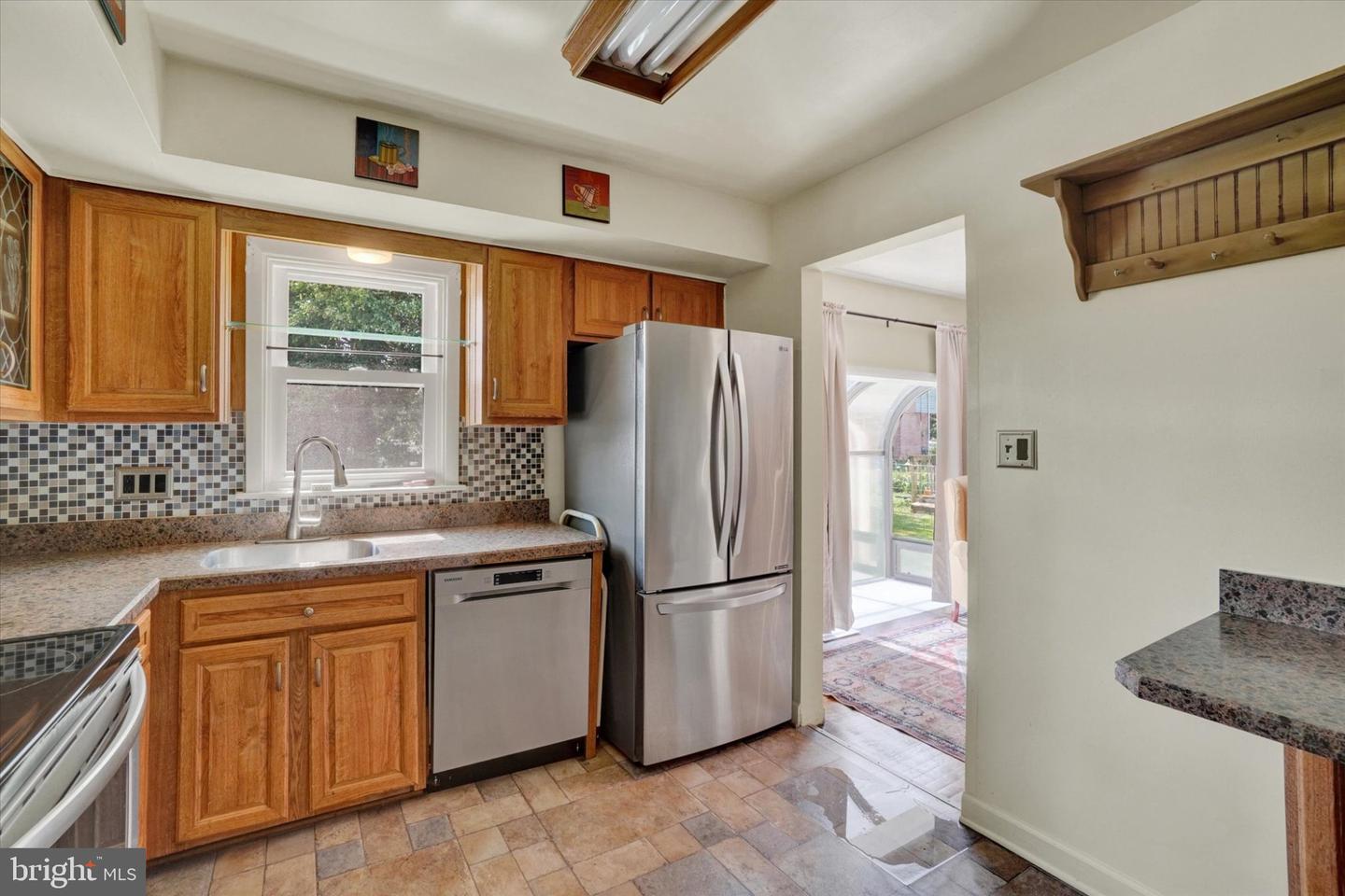 3310 Edenbridge Rd Property Photo 6