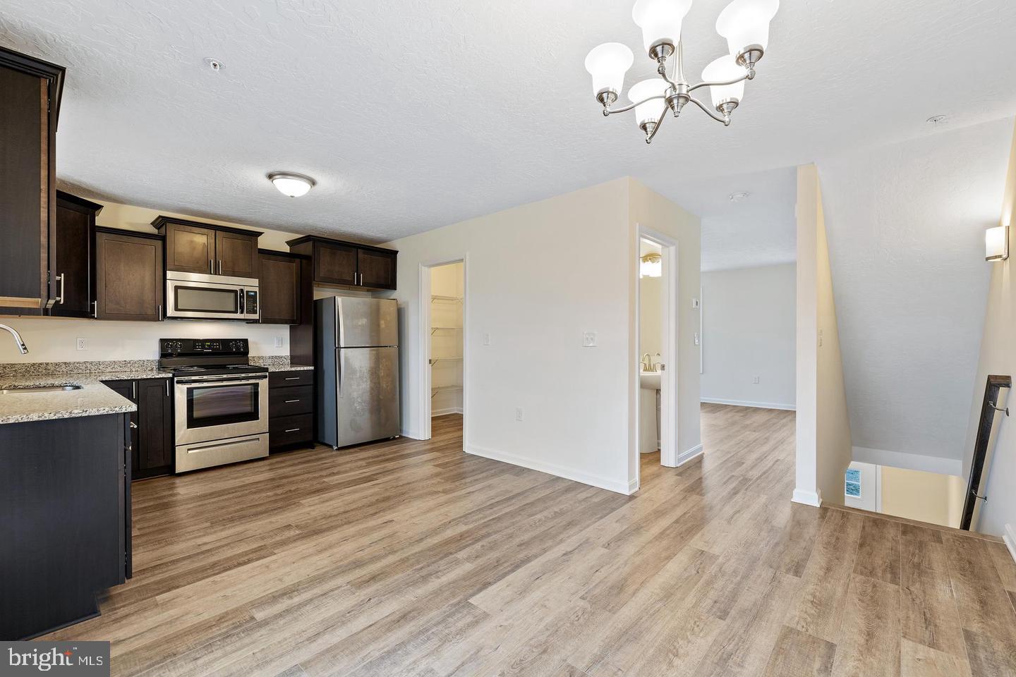 PAYK2110948 Property Photo 6