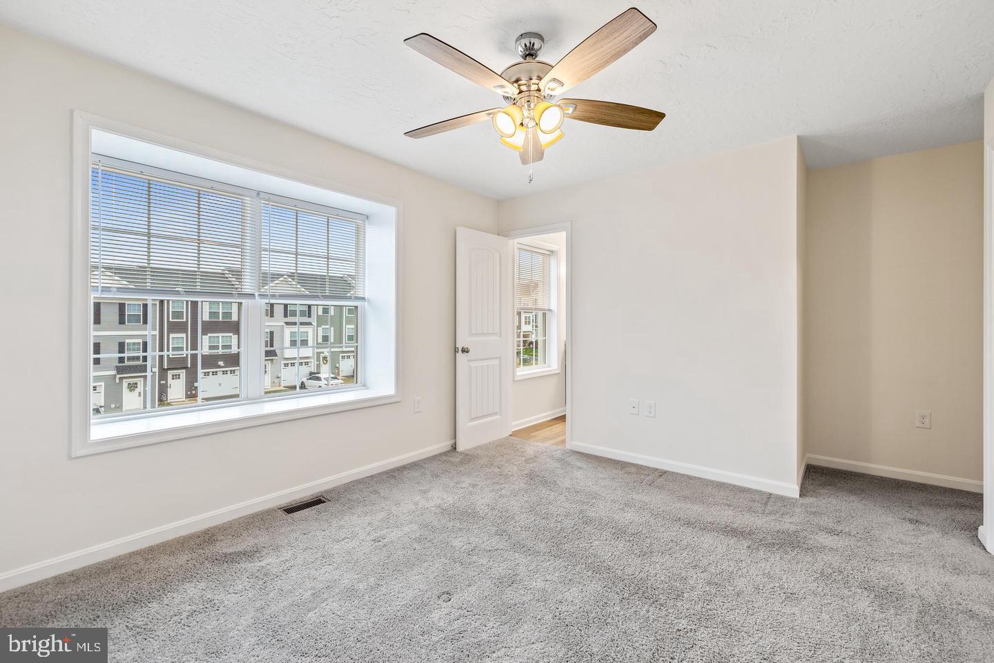 PAYK2110948 Property Photo 23