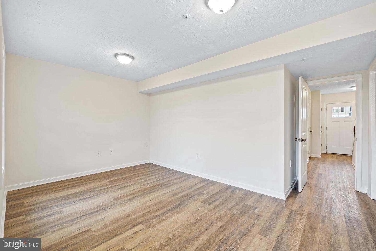 PAYK2110948 Property Photo 28