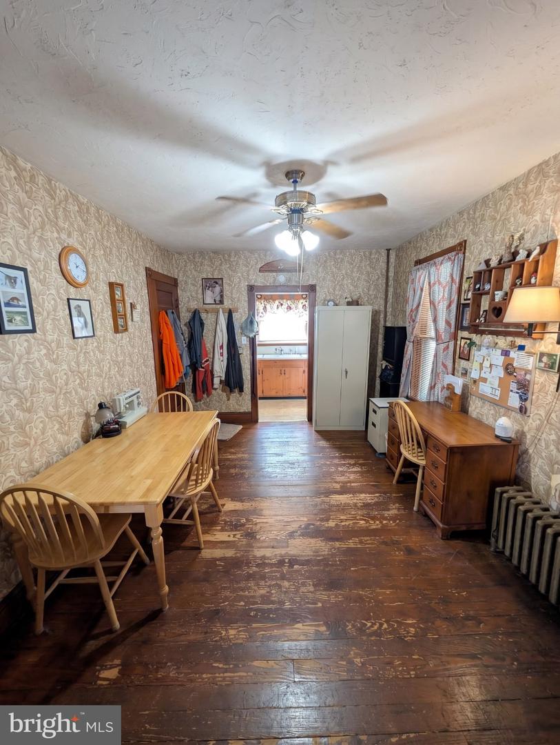 320 Spring Ave Property Photo 5