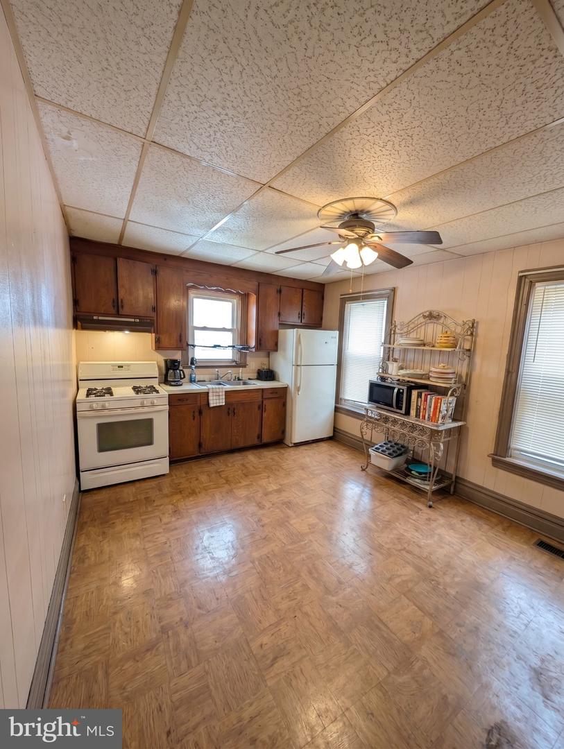 320 Spring Ave Property Photo 14