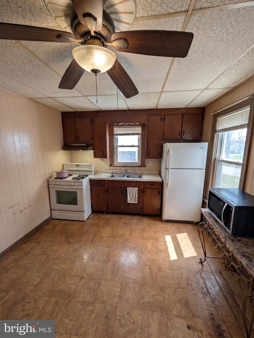320 Spring Ave Property Photo 17