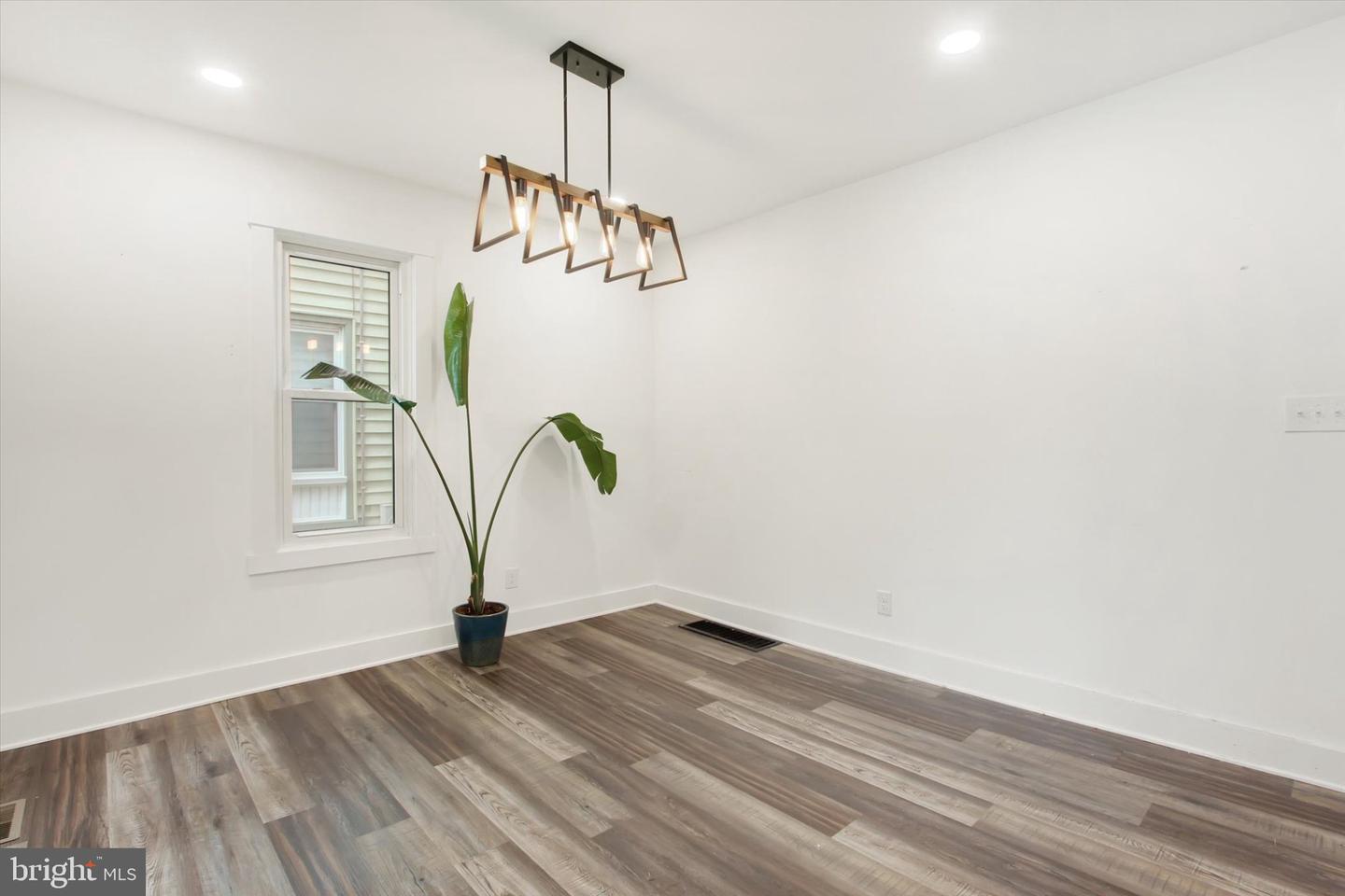 531 Baltimore St Property Photo 9