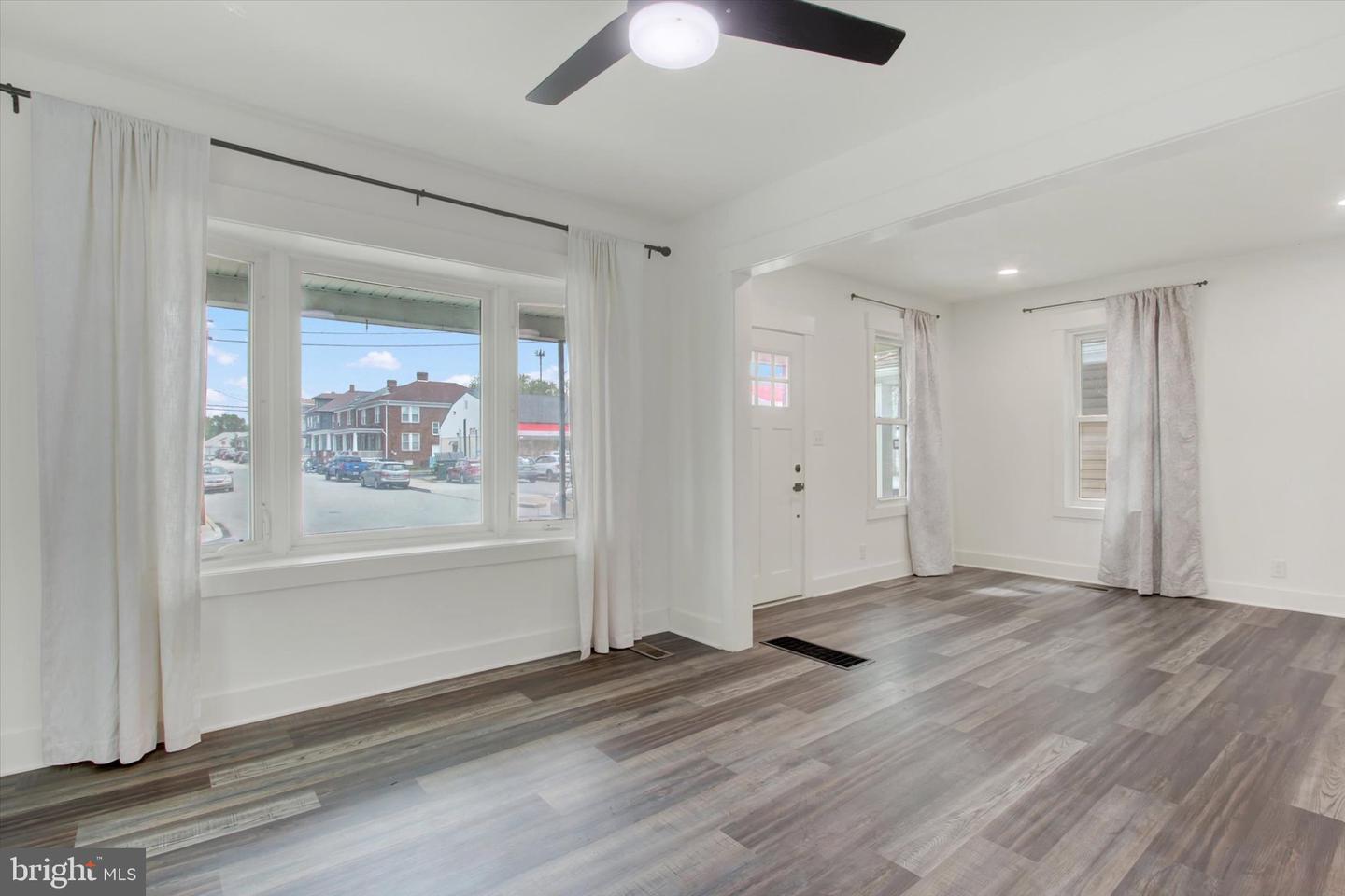 531 Baltimore St Property Photo 11