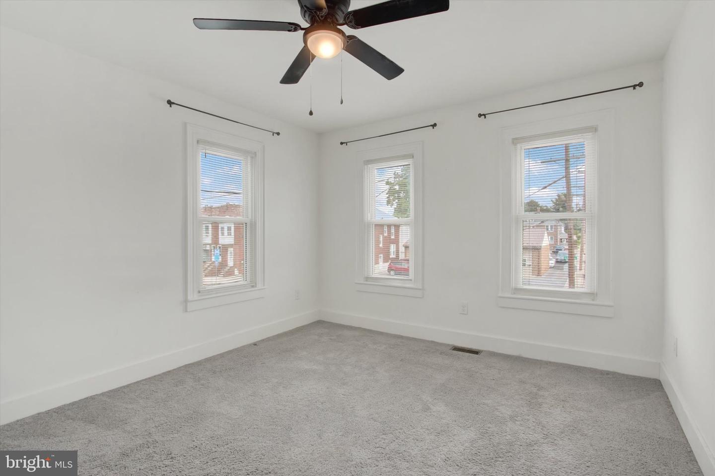 531 Baltimore St Property Photo 18