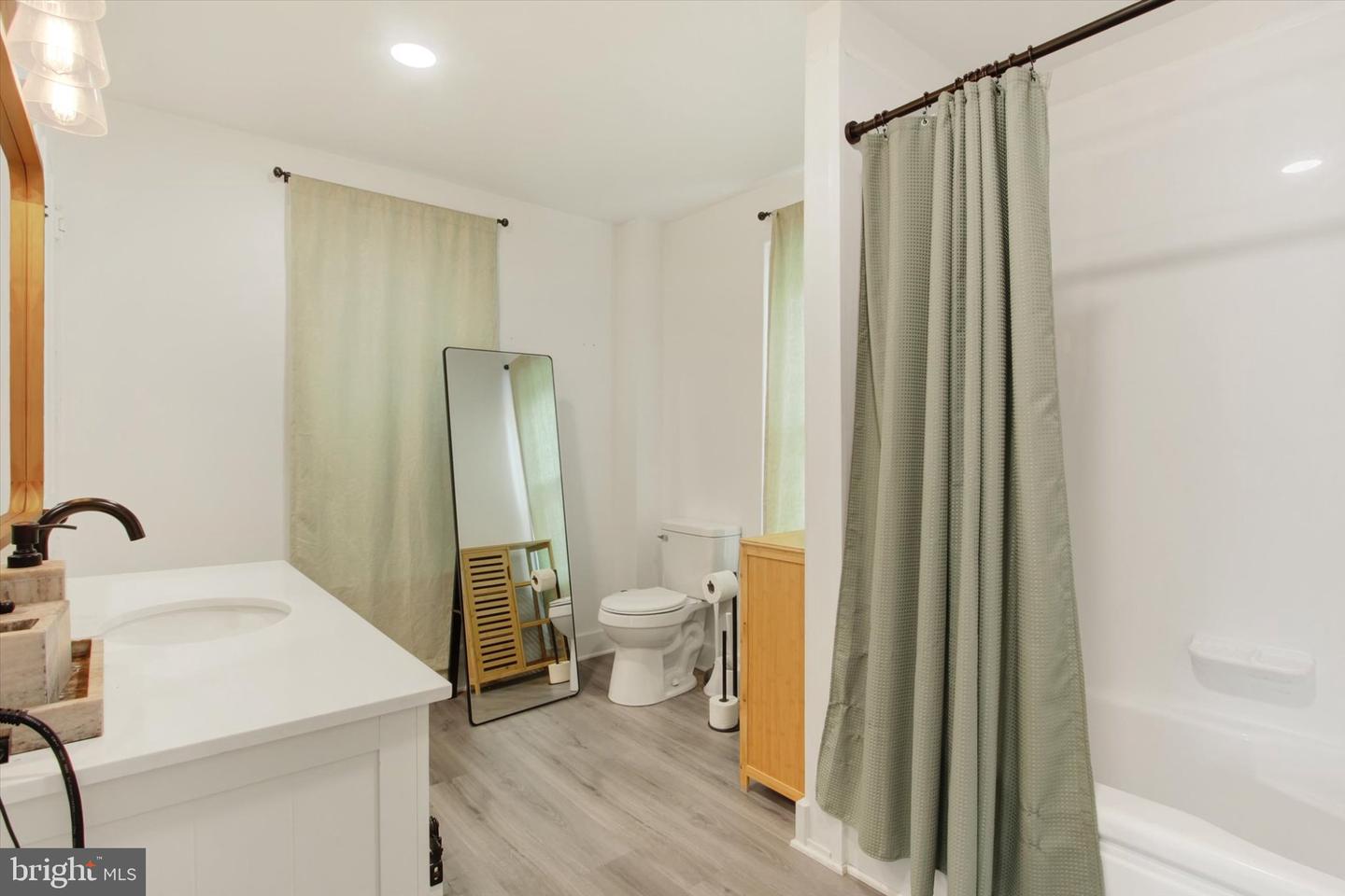 531 Baltimore St Property Photo 24